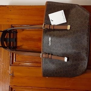 NWT-Calvin Klein Signature Tote bag